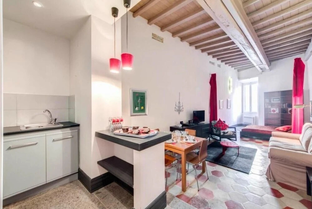 Apartment in piazza5 Scole, For 5 people, Center of Rome