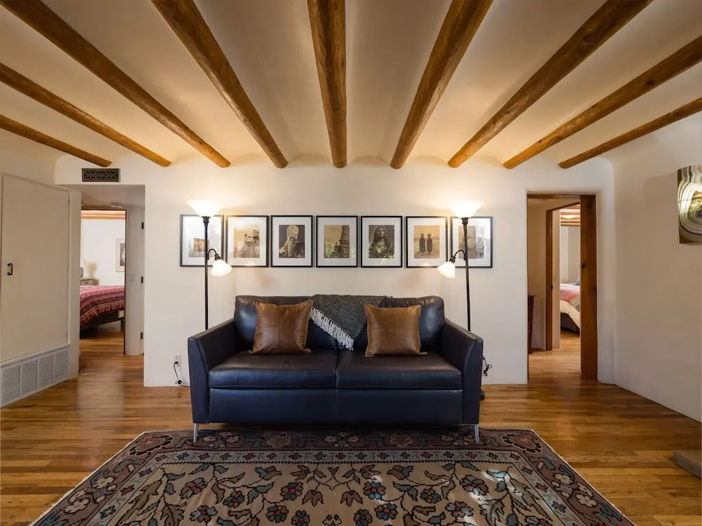 Casa Contenta - Charming East Side Family Home With Hot Tub, Walk to Canyon Rd