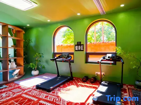 Nanxiang Shushan Homestay (Sanya Nanshan Temple Nanshan North Station Branch)