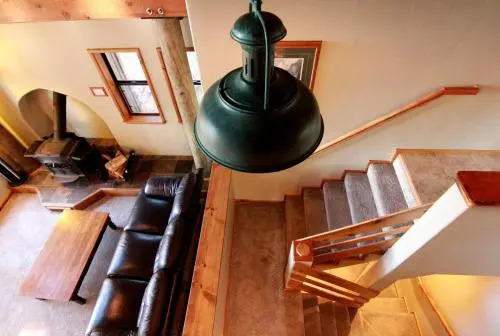 Tree House Lodge