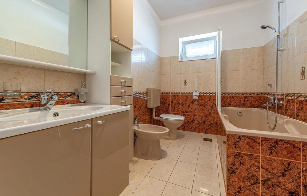 Stunning Apartment in Zadar With 2 Bedrooms, Wifi and Outdoor Swimming Pool