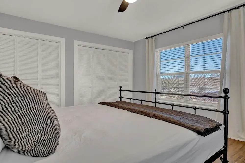Pecht Haus 3 Bedroom Home by Redawning