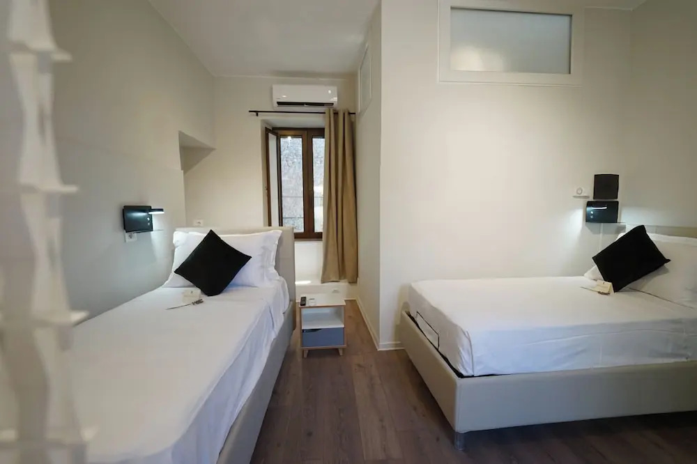 SOHO Piaggiarelle by Dasso - Guest House