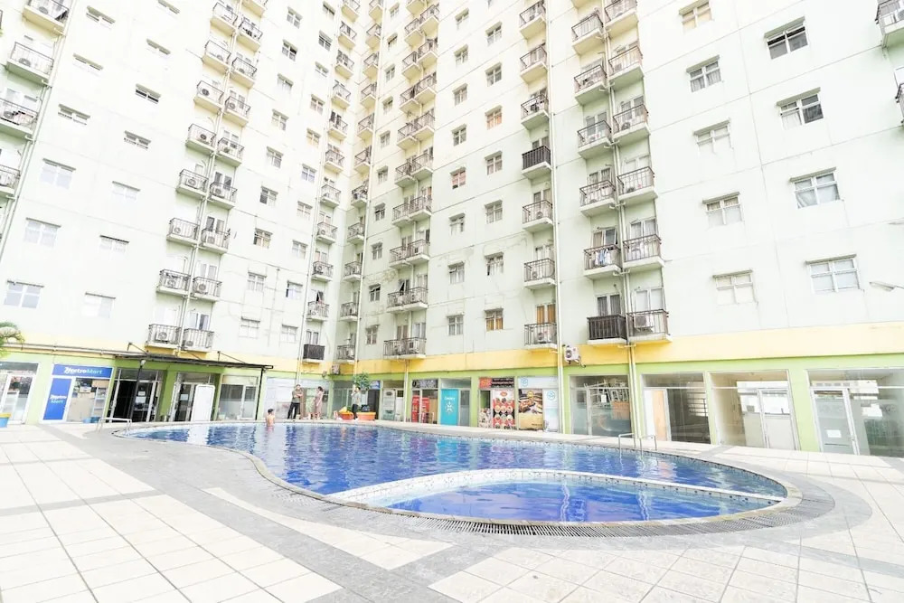 OYO 93734 The Metro Suites Apartment By Retro Rent