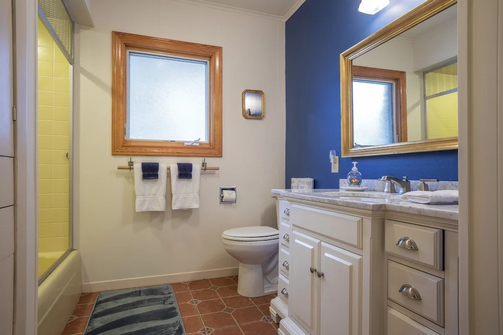 Deep Water On The Blanco + Guest House 5 Bedroom Home