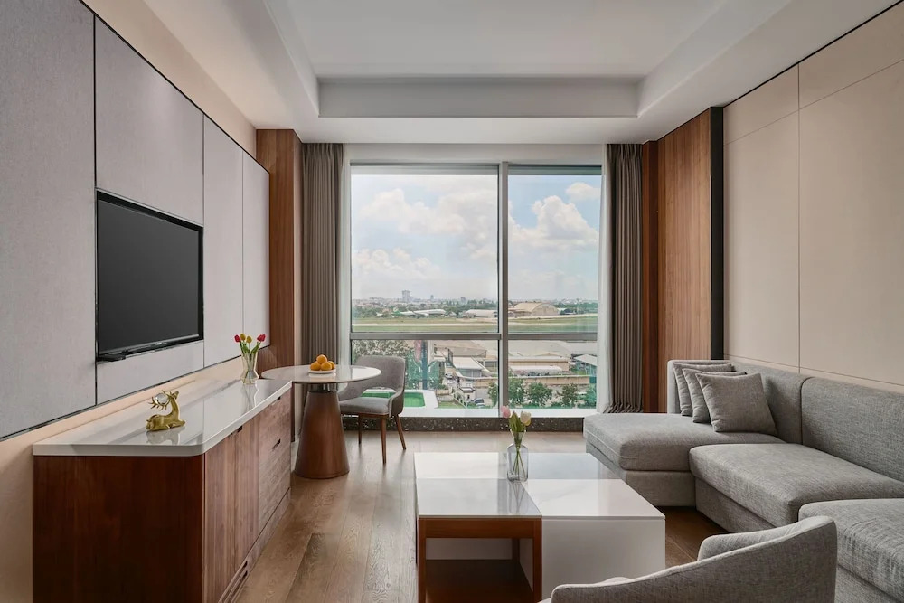 Crowne Plaza Phnom Penh by IHG 金边皇冠假日酒店 Former VM Hotel