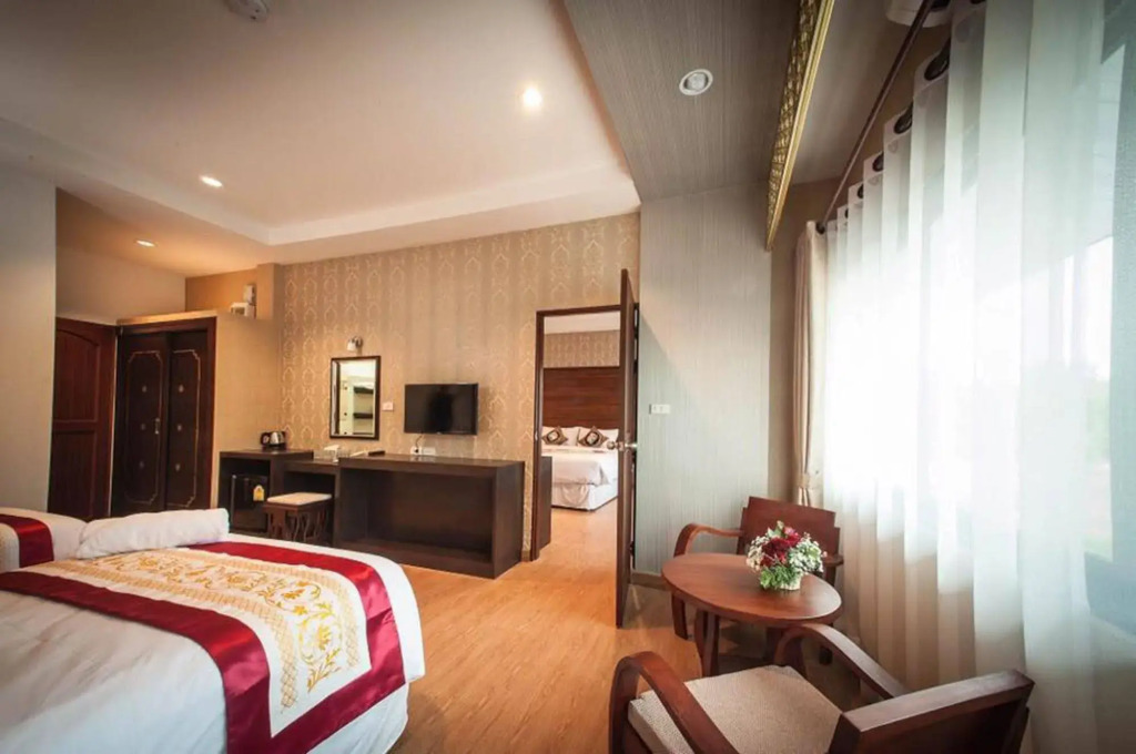 Moon Terrace Resort & Hotel