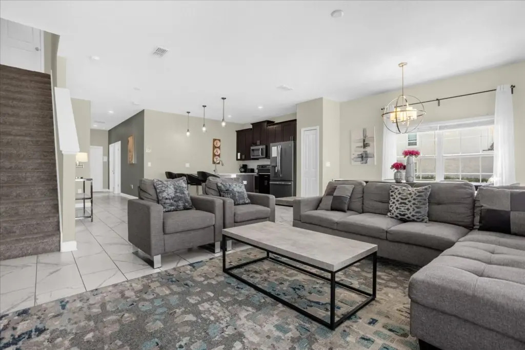 5 Bedrooms 4 Bathrooms Storey Lake 3133 Pp
