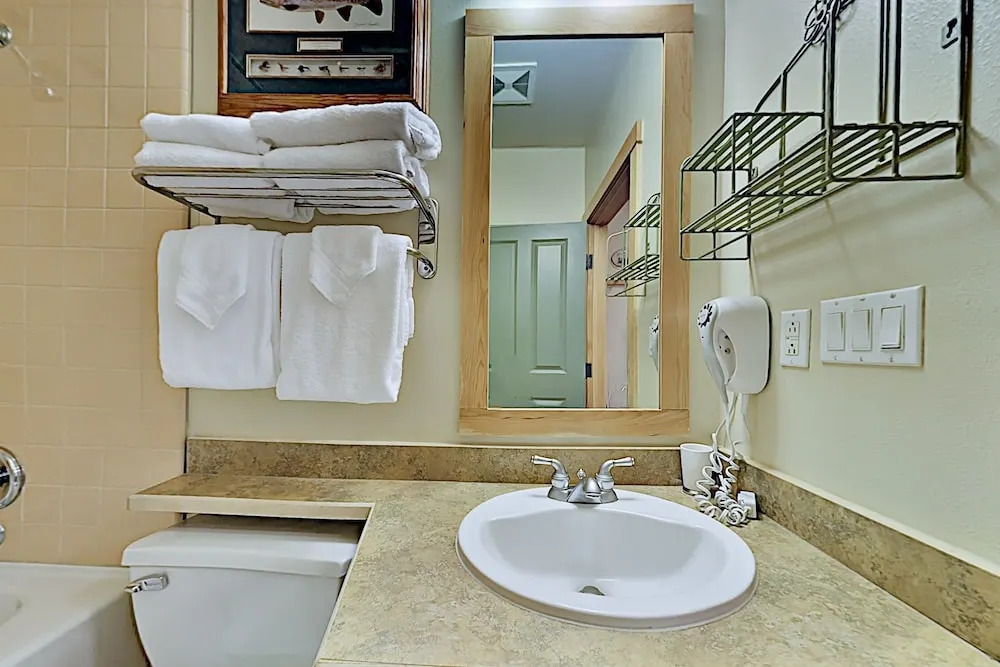 444jspgs 1 Bedroom Condo