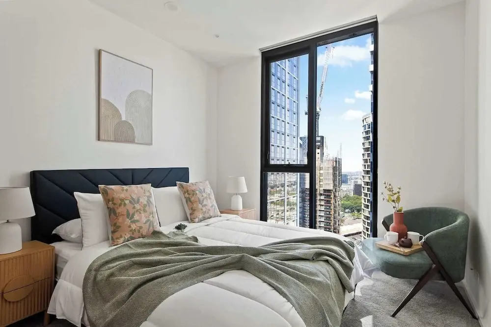 A 3BR With City Views Near Queen Victoria Market