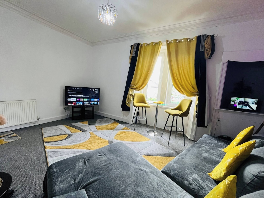 3 Bedrooms Apartment Self Check In Free Parking