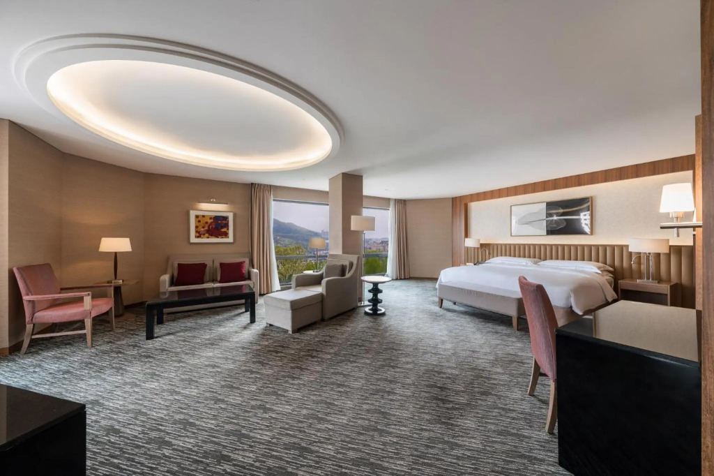 Swiss Grand Hotel 