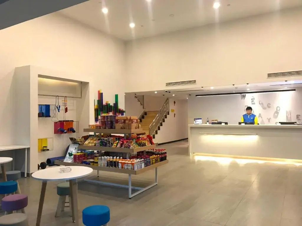 7 Days Inn (Chongqing Longtousi North Square of North Railway Station)