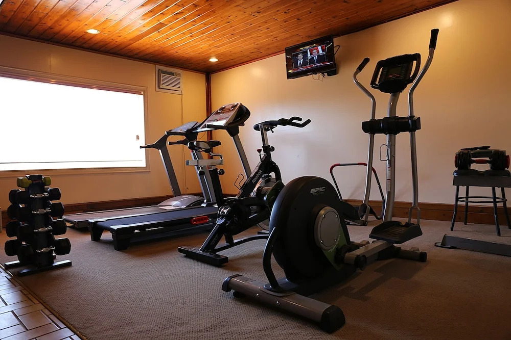 Tamarack Motor Inn