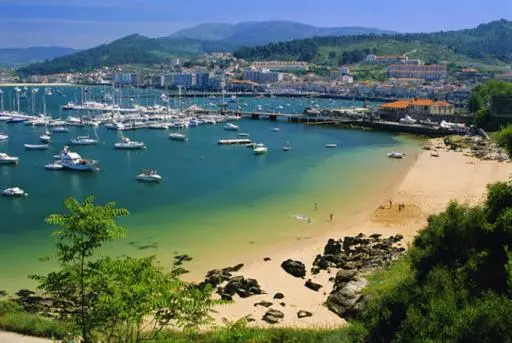 Apartamento BAIONA centro al lado parador y playa