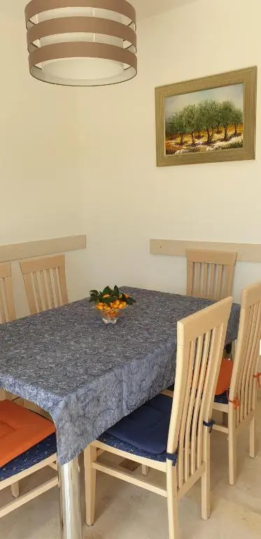 APARTMAN PALIT 4988b