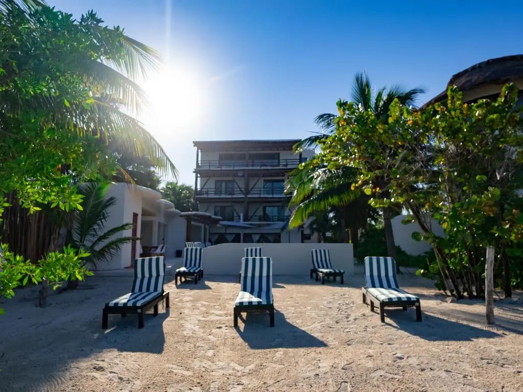 Beach Front Hotel Boutique DK House