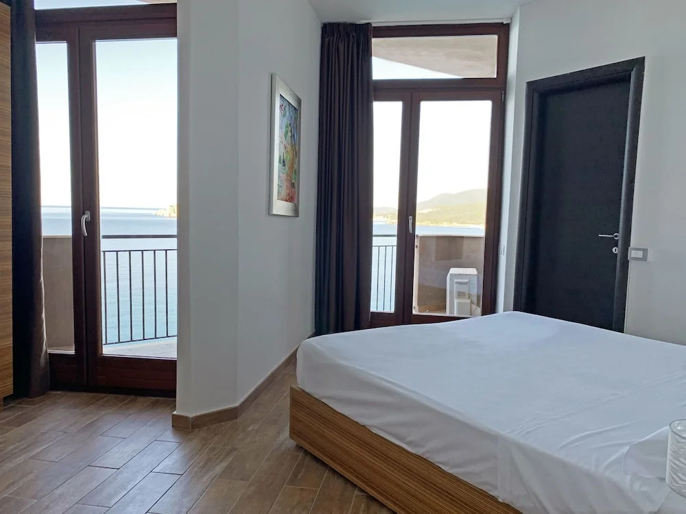 Nuraghe Apartments