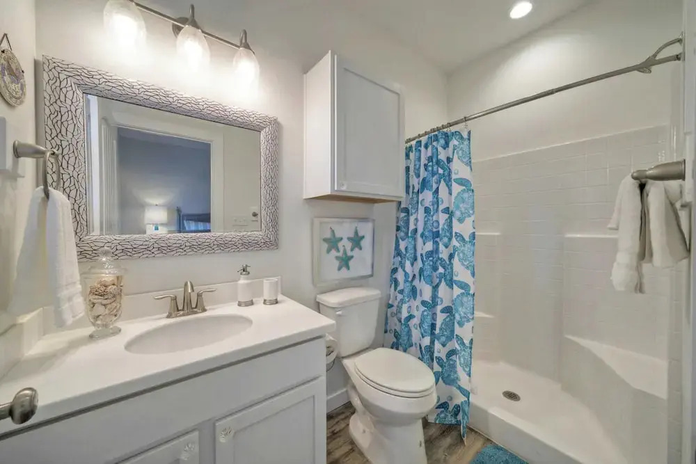 2 Blocks to the Beach, Patio, Resort Pool w/ Slide Tranquil Tides by Avantstay