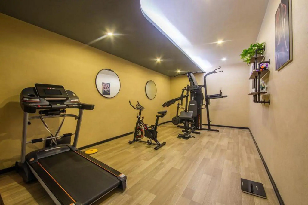 Lan Ou Shangpin Hotel (Hongjundu Square Branch)