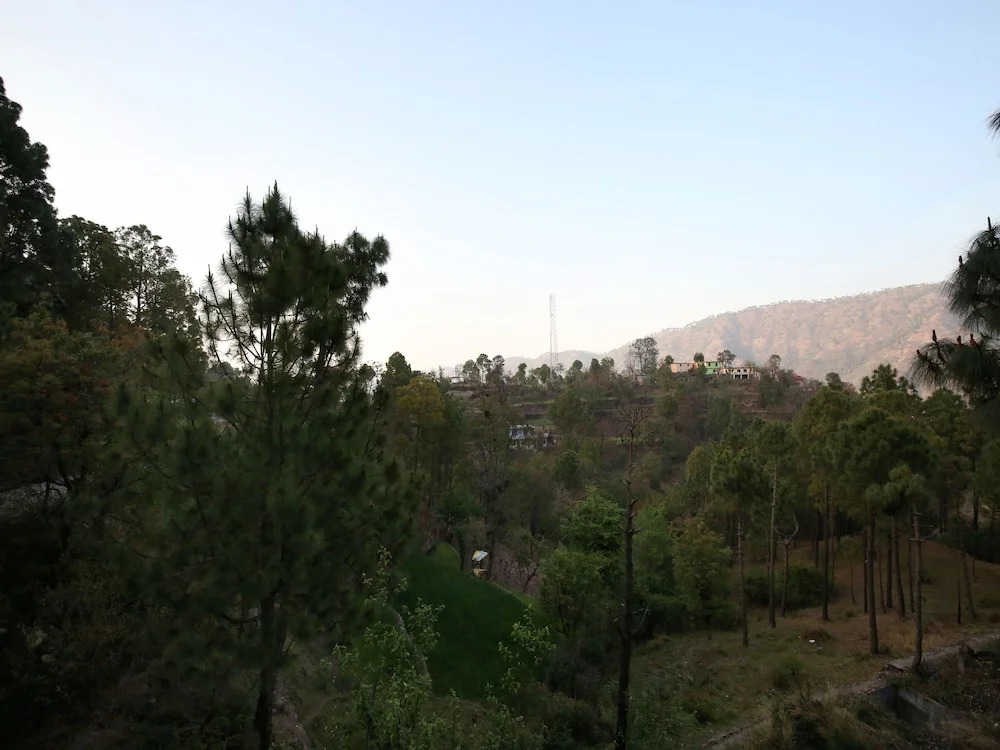OYO 13769 Home Spacious 3BHK Kasauli