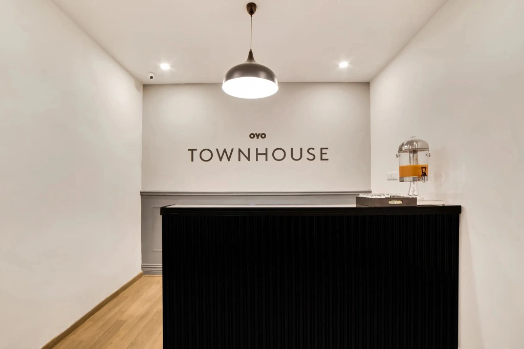 OYO Townhouse 234 Shamashbad Sbi Building
