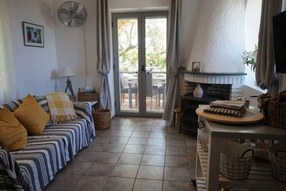 Semi Detached Stone House Great Location