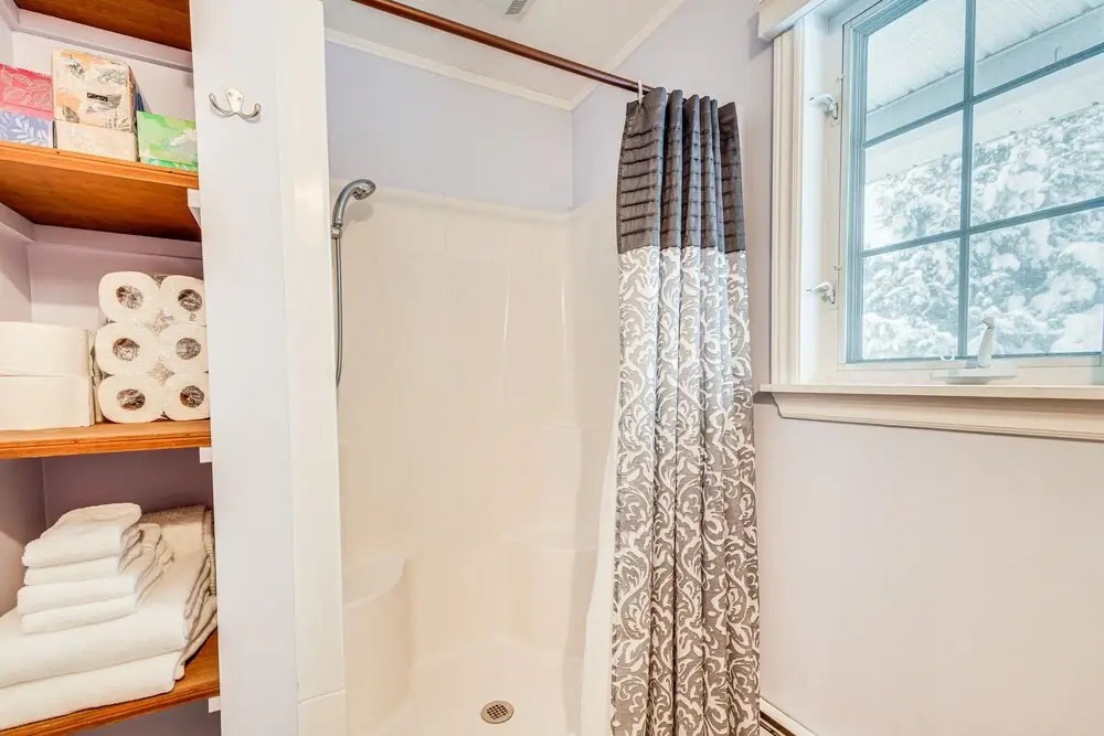 Spacious Family Home w/ Deck & Yard: 5 Mi to Stowe