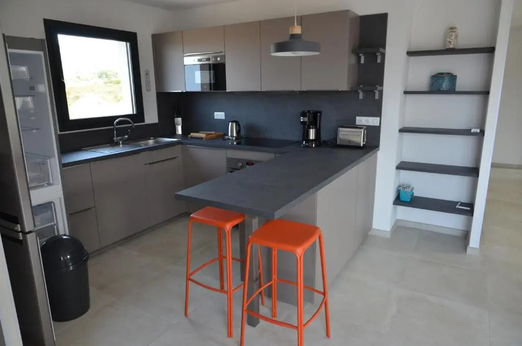 Villa grand confort à 500m de la plage de LOZARI