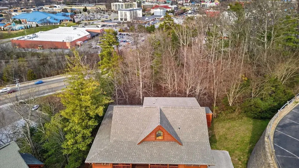 Hot Tub, Game Room & Prime Pigeon Forge Location Big Bear Ridge by Avantstay