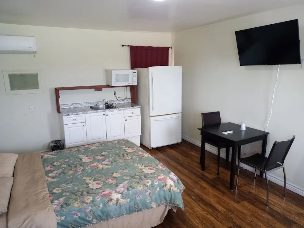 Park Side Motel