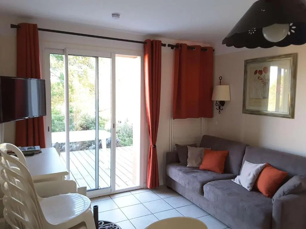 MAISON GROSPIERRES, 2 PIèCES, 6 PERSONNES - FR-1-382-86