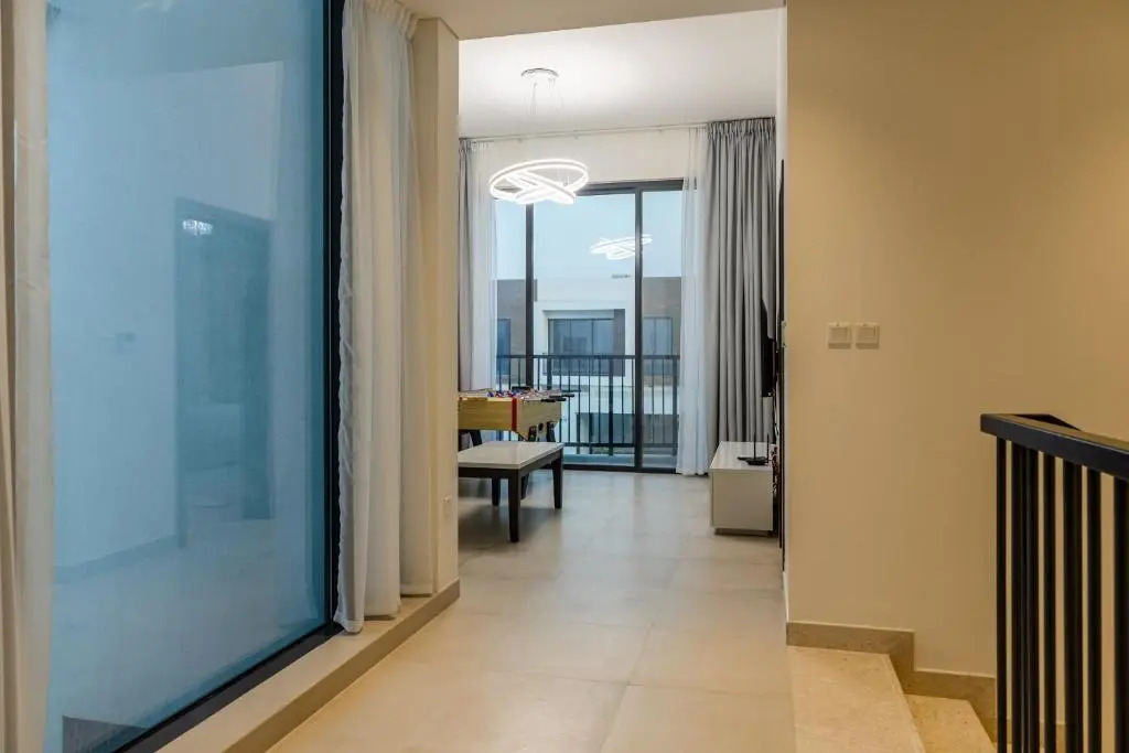 RH- 4BR Luxurious Villa with Private Pool, beach access