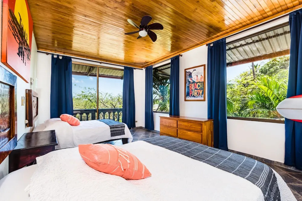 Witch's Rock Surf Camp Beachfront HOTEL