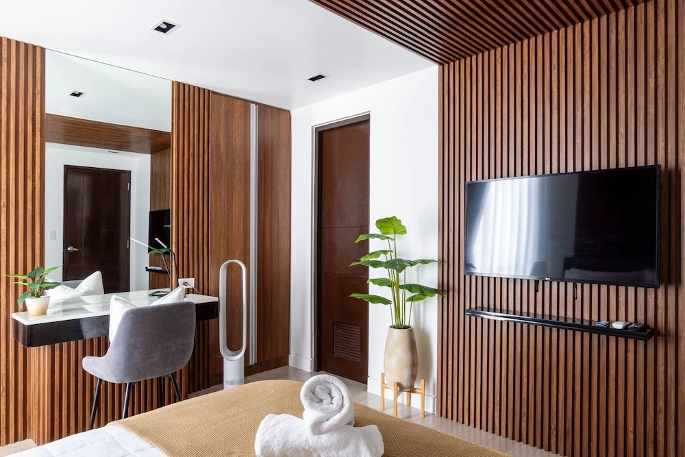 Modern Luxury 1BR in Venice Mckinley