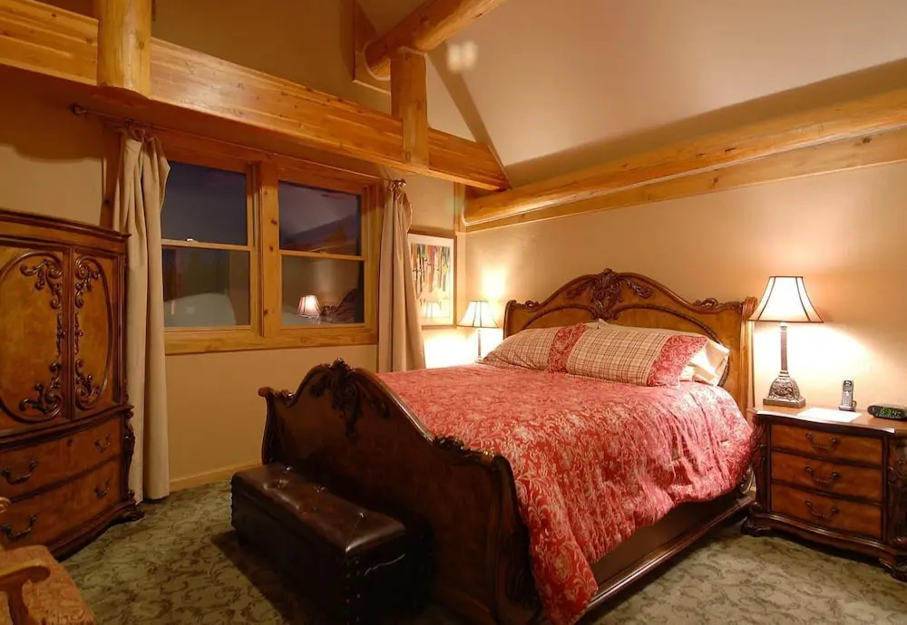 Ski Classic Lodge