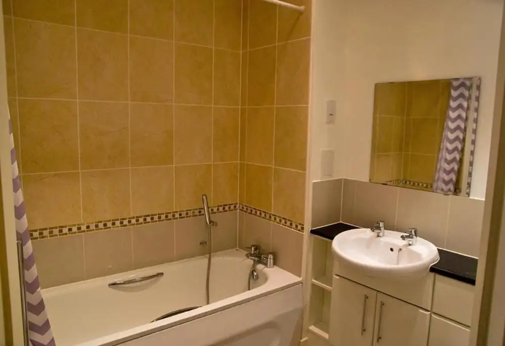 Impeccable 2-bed Apartment in Brentwood
