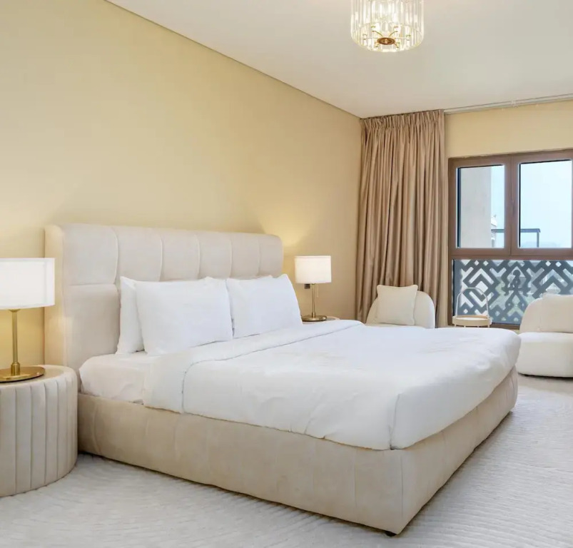 Massive 2 Bedroom with Palm View Balqis