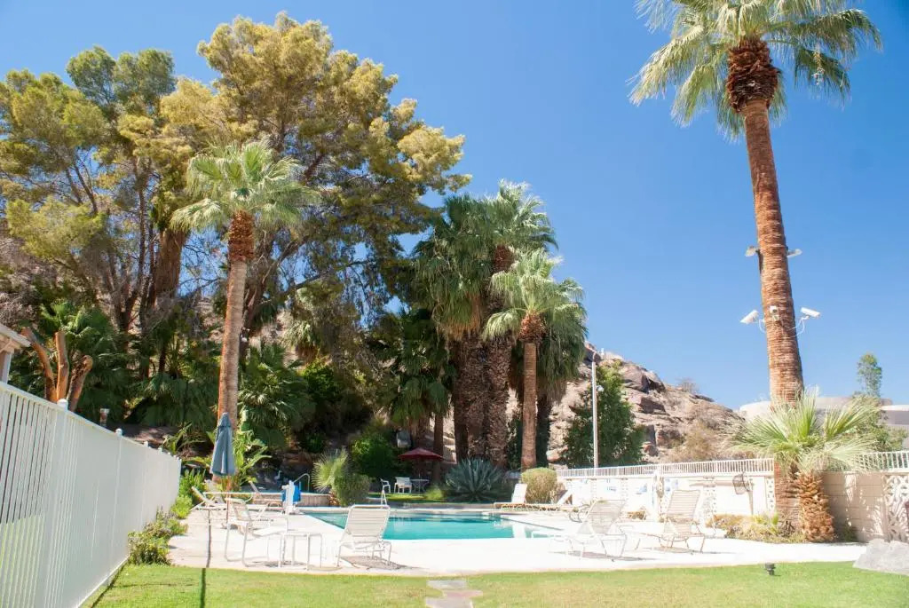 Sol Springs Inn