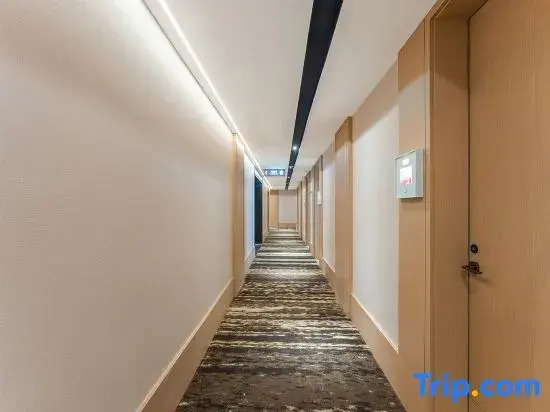 MEHOOD LESTIE Hotel (Qingdao Vientiane City, May Fourth Square)