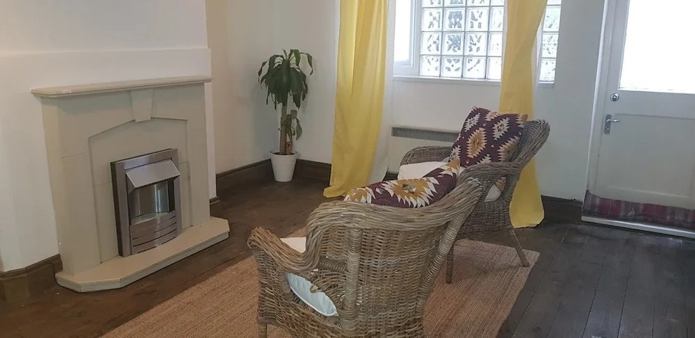 Studio Flat in Stoke Newington High Street