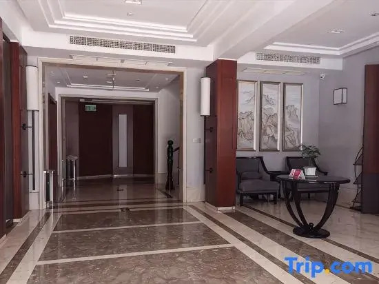 Oriental Roman Holiday Hotel