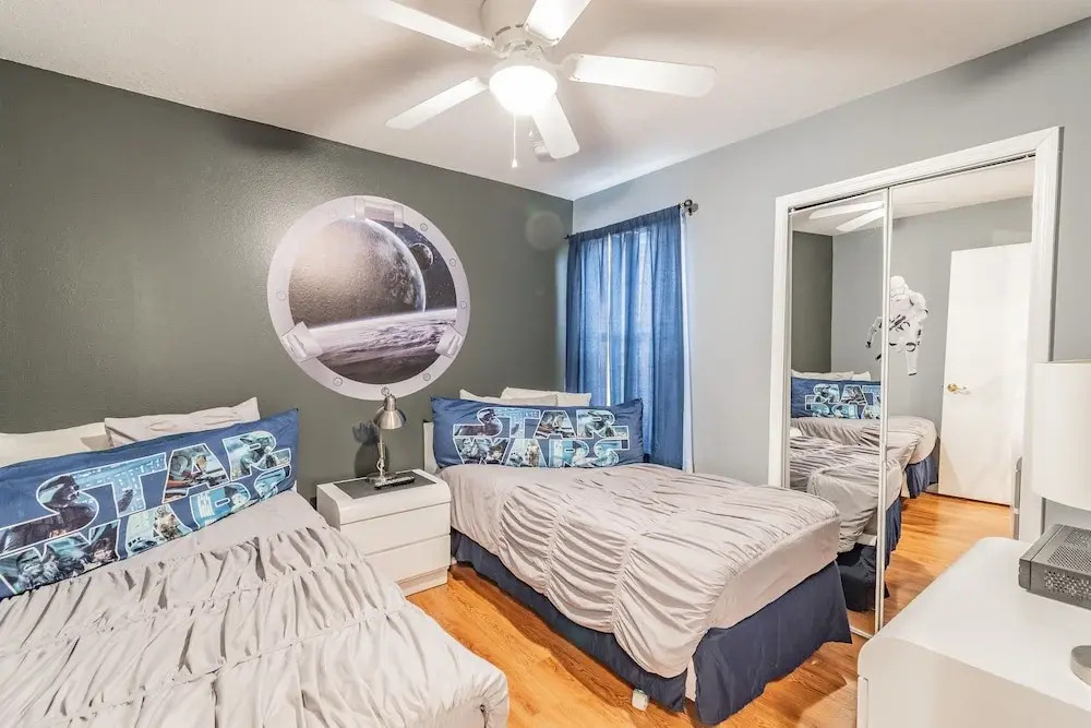 Near Theme Parks! Fabulous 3 BR Home, Star Wars Children's BR, Pool!