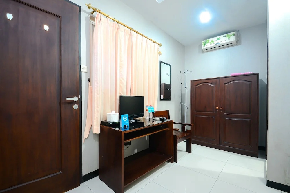 Airy Ahmad Yani Ketintang Baru Dua 12 Surabaya