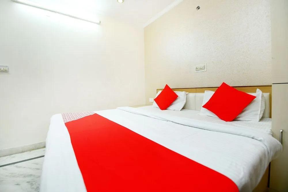 Oyo 41618 Hotel Regency