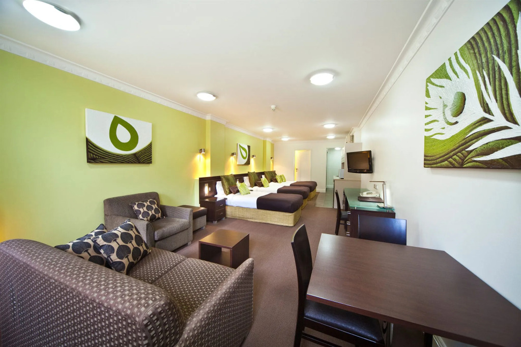 Hyde Park Inn