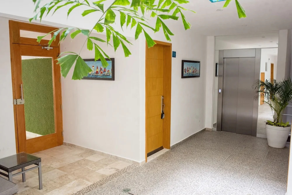 5th Coral Suite by Ixchel
