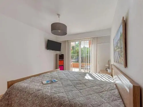 Apartment Le Domaine de la Baie-1 by Interhome