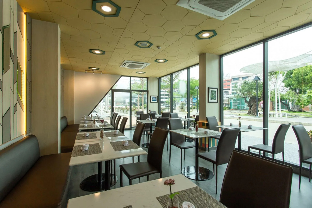 Prime Square Hotel