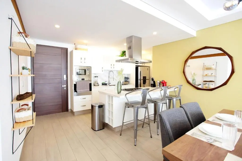 RealLuxe Stylish apartment with pool and gym